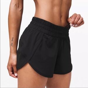 Lululemon Tracker Low-Rise Lined Short 4” - sz 8